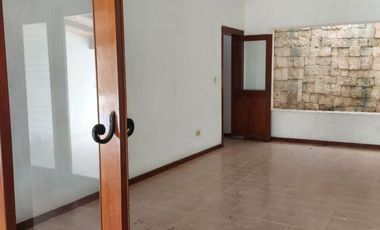 RESIDENCIA EN PRIVADA COLONIAL, EN CHUBURNA
