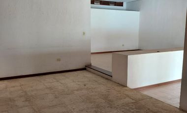 RESIDENCIA EN PRIVADA COLONIAL, EN CHUBURNA