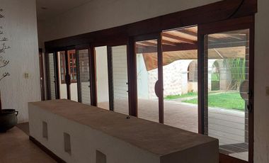 RESIDENCIA EN PRIVADA COLONIAL, EN CHUBURNA