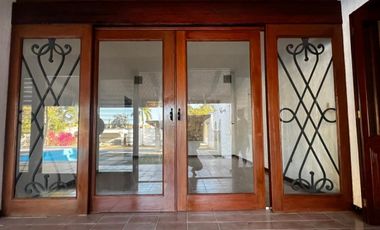RESIDENCIA EN PRIVADA COLONIAL, EN CHUBURNA
