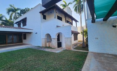 RESIDENCIA EN PRIVADA COLONIAL, EN CHUBURNA