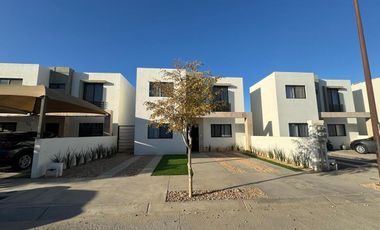 CASA EN VENTA EN FRACCIONAMIENTO HISPANIA