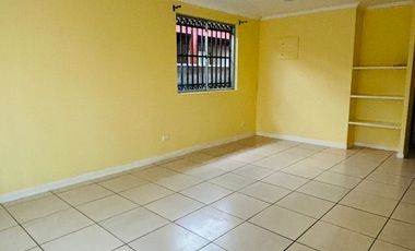 CASA EN SECTOR RESIDENCIAL EN MOSTAZAL