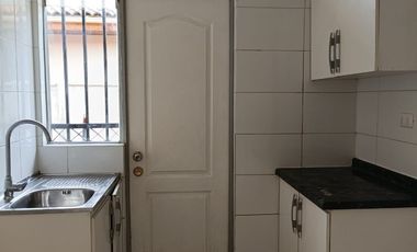 CASA EN SECTOR RESIDENCIAL EN MOSTAZAL