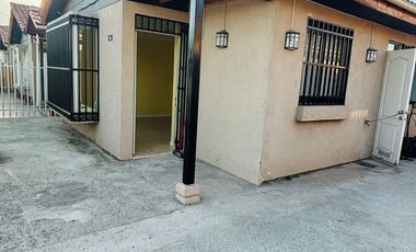 CASA EN SECTOR RESIDENCIAL EN MOSTAZAL