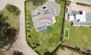 Exclusiva casa en Condominio en Lago Rapel.