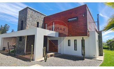 Exclusiva casa en Condominio en Lago Rapel.