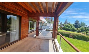 Exclusiva casa en Condominio en Lago Rapel.