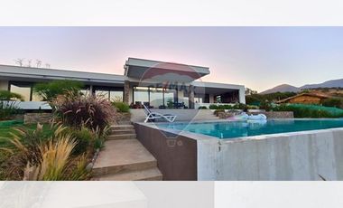 MODERNA CASA CURACAVÍ  LOMAS DEL PUANGUE