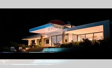 MODERNA CASA CURACAVÍ  LOMAS DEL PUANGUE