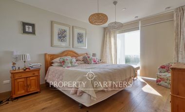 Exclusiva Casa en Jardines del Sur: Vista al Mar y Piscina Privada