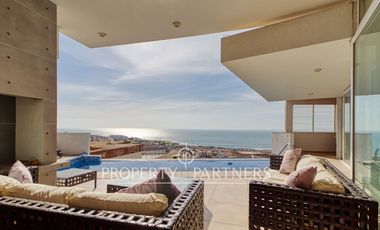 Exclusiva Casa en Jardines del Sur: Vista al Mar y Piscina Privada