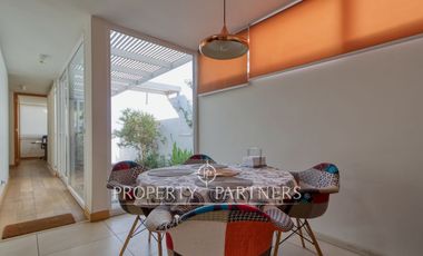 Exclusiva Casa en Jardines del Sur: Vista al Mar y Piscina Privada