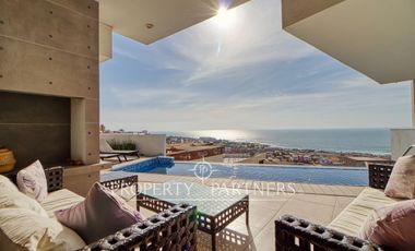 Exclusiva Casa en Jardines del Sur: Vista al Mar y Piscina Privada