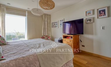 Exclusiva Casa en Jardines del Sur: Vista al Mar y Piscina Privada