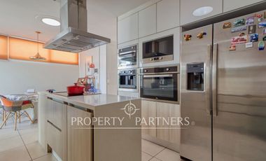 Exclusiva Casa en Jardines del Sur: Vista al Mar y Piscina Privada