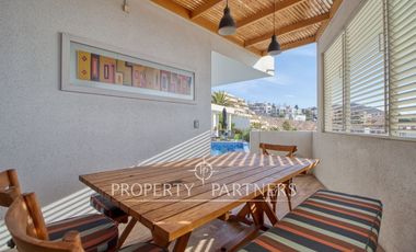 Exclusiva Casa en Jardines del Sur: Vista al Mar y Piscina Privada