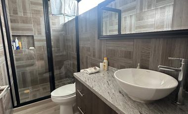 Casa amueblada en condominio en renta Querétaro El Refugio Alttica