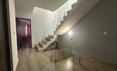 Casa amueblada en condominio en renta Querétaro El Refugio Alttica