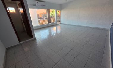 SE RENTA OFICINA, CON ESTACIONAMIENTO. CARMEN, CAMPECHE