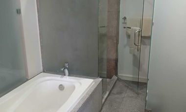 Invest in Your Lifestyle: Beautiful Oceanfront Condominium