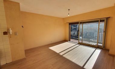 Departamento de 2 ambientes en Lomas de Zamora Oeste amplio balcon