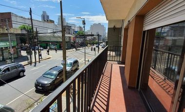 Departamento de 2 ambientes en Lomas de Zamora Oeste amplio balcon