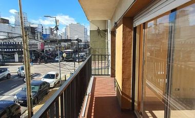 Departamento de 2 ambientes en Lomas de Zamora Oeste amplio balcon