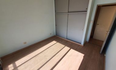 Departamento de 2 ambientes en Lomas de Zamora Oeste amplio balcon