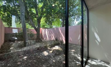 Casa  en venta de una planta con garage, Centro Mérida Yucatán