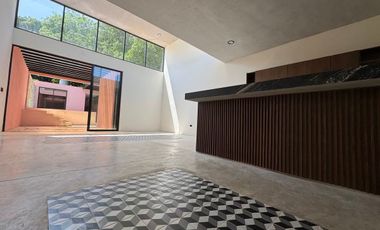 Casa  en venta de una planta con garage, Centro Mérida Yucatán