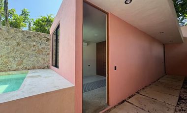 Casa  en venta de una planta con garage, Centro Mérida Yucatán