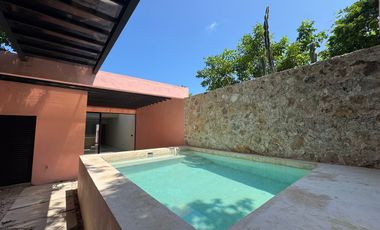 Casa  en venta de una planta con garage, Centro Mérida Yucatán