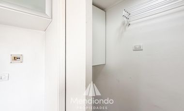 Depto 3 amb.  al frente con balcón y terraza propia. Cochera cubierta. Chauvin.