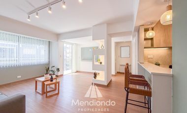 Depto 3 amb al frente con balcón. Reciclado y completamente equipado / Zona centro