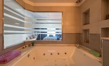 Casa en venta en Lanús Este 4 ambientes con patio y piscina apto credito