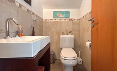 Casa en venta en Lanús Este 4 ambientes con patio y piscina apto credito