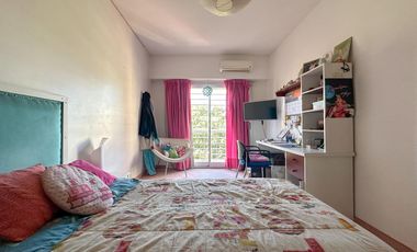 Casa en venta en Lanús Este 4 ambientes con patio y piscina apto credito