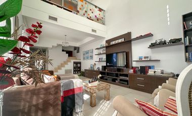 Casa en venta en Lanús Este 4 ambientes con patio y piscina apto credito