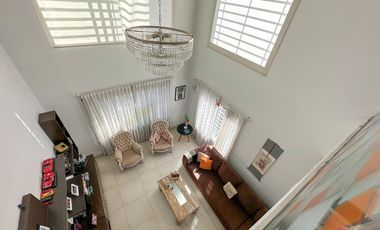 Casa en venta en Lanús Este 4 ambientes con patio y piscina apto credito