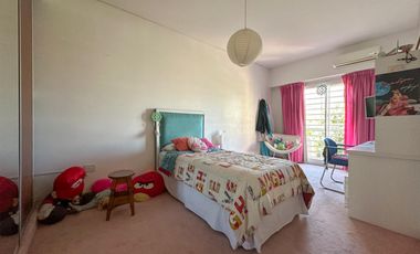 Casa en venta en Lanús Este 4 ambientes con patio y piscina apto credito