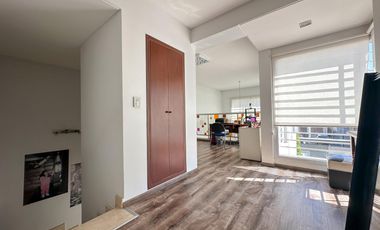 Casa en venta en Lanús Este 4 ambientes con patio y piscina apto credito