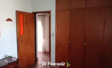 Venta Casa 5 Ambientes con Parque - Moreno Norte