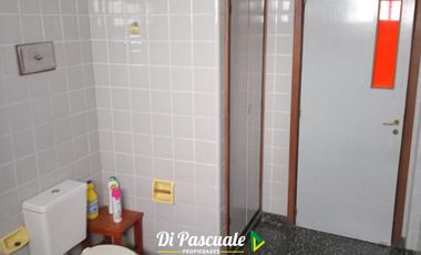 Venta Casa 5 Ambientes con Parque - Moreno Norte