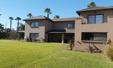 Casa 5 dormitorios, lote 1600m2, 537m2 construidos  - Funes Hills - San Marino