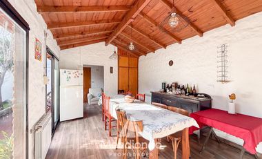Casa 5 ambientes con cochera y Quincho en Güemes (Stella Maris)