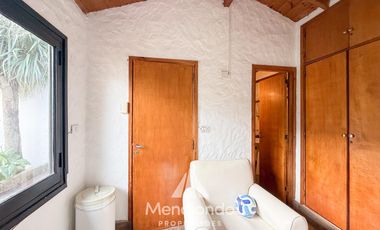 Casa 5 ambientes con cochera y Quincho en Güemes (Stella Maris)