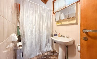 Casa 5 ambientes con cochera y Quincho en Güemes (Stella Maris)