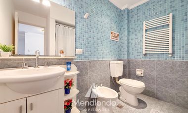 Casa 5 ambientes con cochera y Quincho en Güemes (Stella Maris)