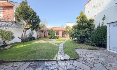 Casa 5 ambientes con cochera y Quincho en Güemes (Stella Maris)